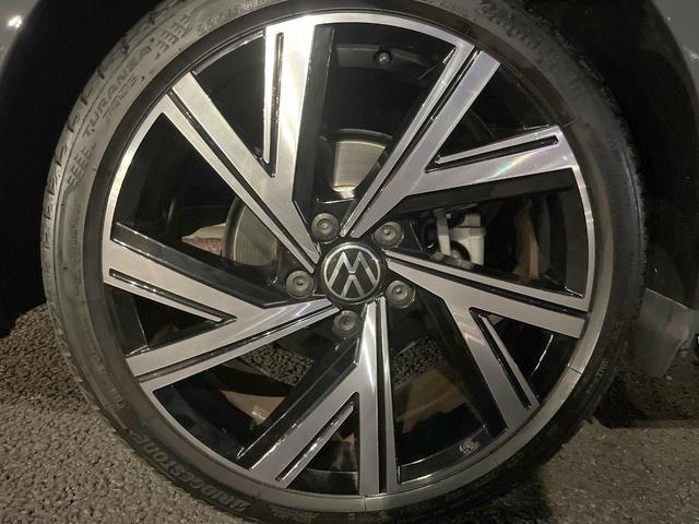 ゴルフヴァリアント eTSI Rライン プラチナムエディション 1オーナー 特別仕様車 DCCパッケージ APPLECARPLAY 純正ナビTV リアビューカメラ スマートエントリー シートヒーター ヘッドアップディスプレイ アダプティブクルコン ETC 禁煙車(48枚目)