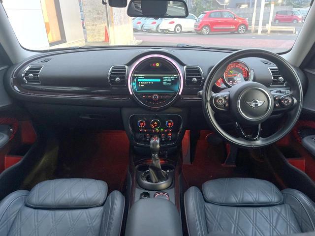 MINI クーパーS クラブマン 格子ステッチ入革シートセット ペッパーPKG 純正ナビ フルセグ バックカメラ パークディスタンスコントロール アクティブクルコン パワーシート シートヒーター 純正17インチAW ETC 禁煙車(2枚目)