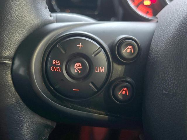 MINI クーパーS クラブマン 格子ステッチ入革シートセット ペッパーPKG 純正ナビ フルセグ バックカメラ パークディスタンスコントロール アクティブクルコン パワーシート シートヒーター 純正17インチAW ETC 禁煙車(6枚目)