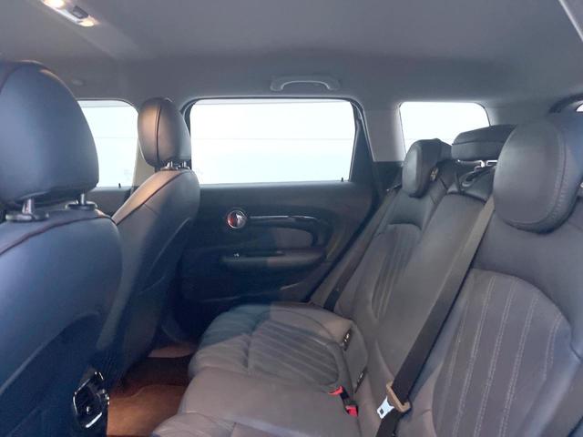 MINI クーパーS クラブマン 格子ステッチ入革シートセット ペッパーPKG 純正ナビ フルセグ バックカメラ パークディスタンスコントロール アクティブクルコン パワーシート シートヒーター 純正17インチAW ETC 禁煙車(10枚目)