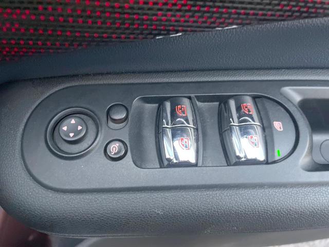 MINI クーパーS クラブマン 格子ステッチ入革シートセット ペッパーPKG 純正ナビ フルセグ バックカメラ パークディスタンスコントロール アクティブクルコン パワーシート シートヒーター 純正17インチAW ETC 禁煙車(28枚目)