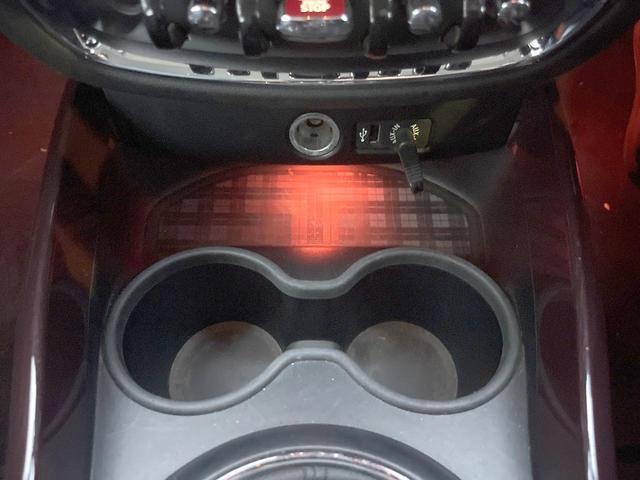 MINI クーパーS クラブマン 格子ステッチ入革シートセット ペッパーPKG 純正ナビ フルセグ バックカメラ パークディスタンスコントロール アクティブクルコン パワーシート シートヒーター 純正17インチAW ETC 禁煙車(35枚目)