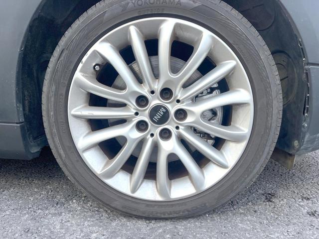 MINI クーパーS クラブマン 格子ステッチ入革シートセット ペッパーPKG 純正ナビ フルセグ バックカメラ パークディスタンスコントロール アクティブクルコン パワーシート シートヒーター 純正17インチAW ETC 禁煙車(51枚目)