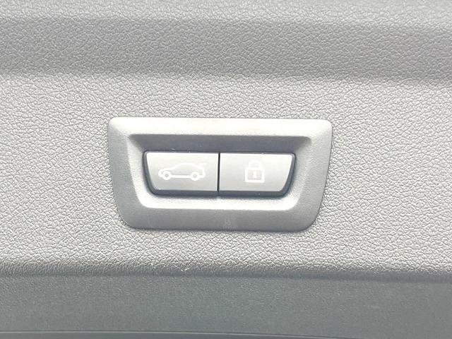 1シリーズ 118d インディビジュアル・エディション 180台限定車 専用ボディ色 AppleCarPlay 純正ナビ バックカメラ アクティブクルコン パワーバックドア パワーシート コンフォートアクセス 純正17インチAW ETC 禁煙車(8枚目)