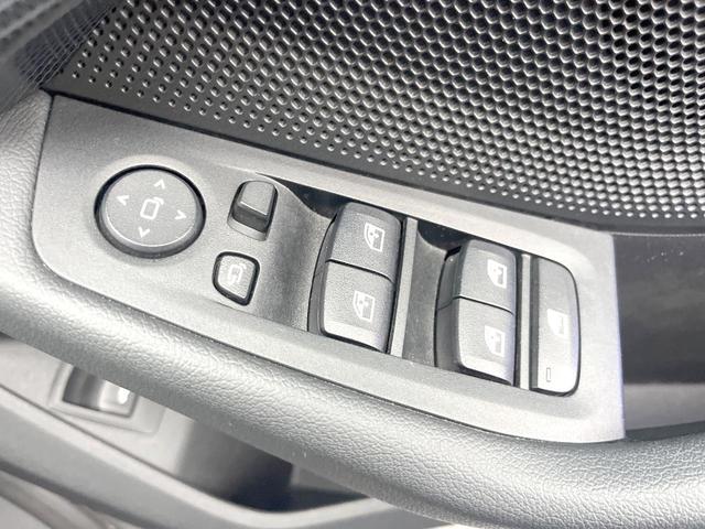 1シリーズ 118d インディビジュアル・エディション 180台限定車 専用ボディ色 AppleCarPlay 純正ナビ バックカメラ アクティブクルコン パワーバックドア パワーシート コンフォートアクセス 純正17インチAW ETC 禁煙車(28枚目)