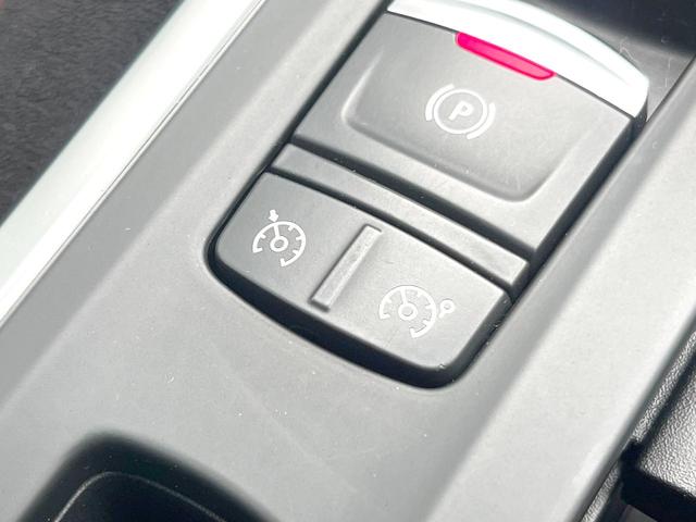 ●クルーズコントロール：高速道路や自動車専用道路等にて、定速巡航が可能となる便利な機能です。長距離移動の際でも疲れにくく便利にお使いいただけます♪