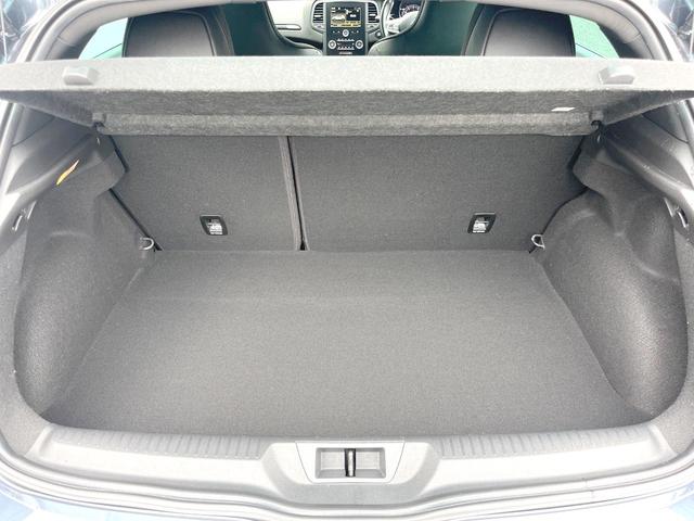 ●トランクルーム：趣味が広がる収容スペース！これだけの広さがあればお買い物やレジャーなどにも最適です！使用感も少なくきれいな状態を維持しております。