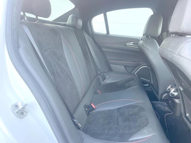 ジュリア クアドリフォリオ 510PS harmankardonサウンド APPLECARPLAY リアビューカメラ パワーシート シートヒーター アダプティブクルコン HIDヘッドライト 純正19インチアルミ ETC 禁煙(10枚目)