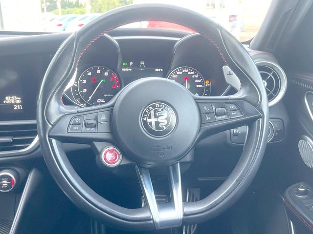 ジュリア クアドリフォリオ 510PS harmankardonサウンド APPLECARPLAY リアビューカメラ パワーシート シートヒーター アダプティブクルコン HIDヘッドライト 純正19インチアルミ ETC 禁煙(12枚目)