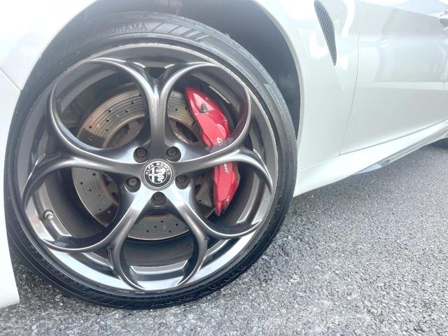 ジュリア クアドリフォリオ 510PS harmankardonサウンド APPLECARPLAY リアビューカメラ パワーシート シートヒーター アダプティブクルコン HIDヘッドライト 純正19インチアルミ ETC 禁煙(14枚目)