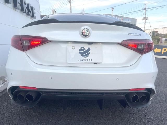 ジュリア クアドリフォリオ 510PS harmankardonサウンド APPLECARPLAY リアビューカメラ パワーシート シートヒーター アダプティブクルコン HIDヘッドライト 純正19インチアルミ ETC 禁煙(16枚目)