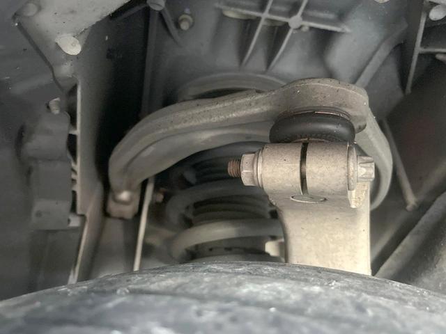 ジュリア クアドリフォリオ 510PS harmankardonサウンド APPLECARPLAY リアビューカメラ パワーシート シートヒーター アダプティブクルコン HIDヘッドライト 純正19インチアルミ ETC 禁煙(23枚目)