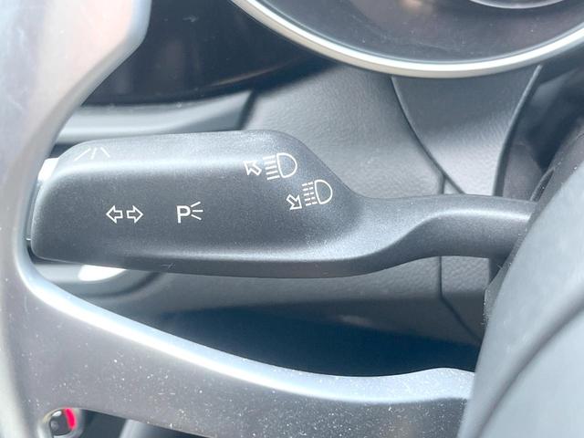 ジュリア クアドリフォリオ 510PS harmankardonサウンド APPLECARPLAY リアビューカメラ パワーシート シートヒーター アダプティブクルコン HIDヘッドライト 純正19インチアルミ ETC 禁煙(37枚目)