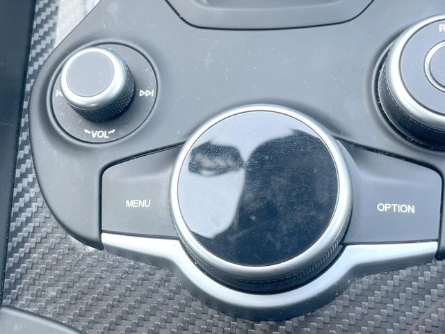 ジュリア クアドリフォリオ 510PS harmankardonサウンド APPLECARPLAY リアビューカメラ パワーシート シートヒーター アダプティブクルコン HIDヘッドライト 純正19インチアルミ ETC 禁煙(42枚目)