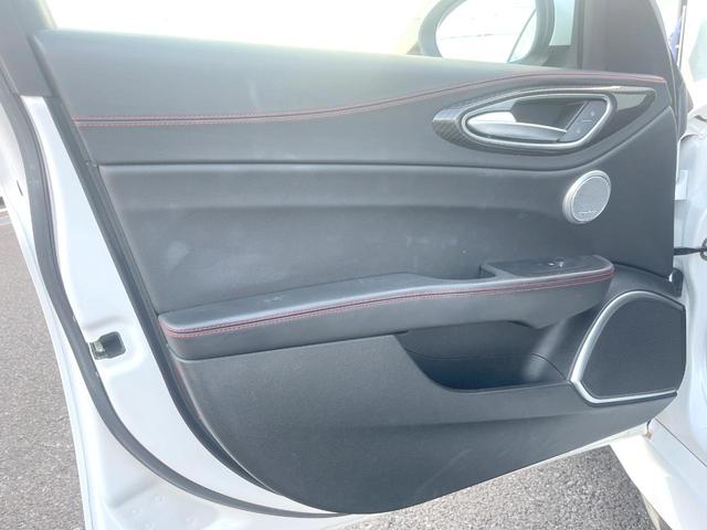 ジュリア クアドリフォリオ 510PS harmankardonサウンド APPLECARPLAY リアビューカメラ パワーシート シートヒーター アダプティブクルコン HIDヘッドライト 純正19インチアルミ ETC 禁煙(48枚目)