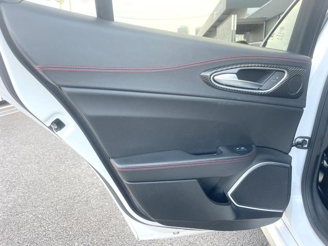 ジュリア クアドリフォリオ 510PS harmankardonサウンド APPLECARPLAY リアビューカメラ パワーシート シートヒーター アダプティブクルコン HIDヘッドライト 純正19インチアルミ ETC 禁煙(50枚目)