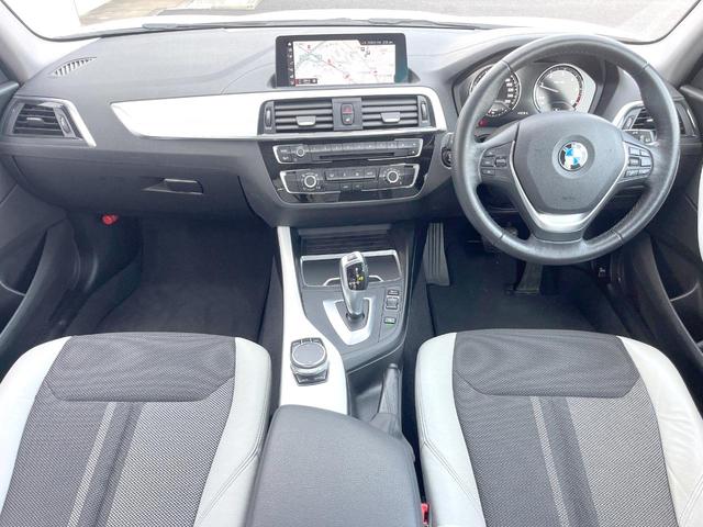 １シリーズ １１８ｄ　スタイル　パーキングサポートＰＫＧ　インテリジェントセーフティ　純正ナビ　リアビュ－カメラ　クルコン　ＬＥＤヘッドランプ／ＬＥＤフロントフォグ　６スピーカー　革巻ステアリング　純正１６インチアルミ　ＥＴＣ　禁煙（2枚目）