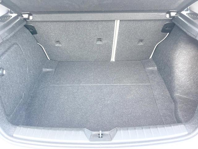 １シリーズ １１８ｄ　スタイル　パーキングサポートＰＫＧ　インテリジェントセーフティ　純正ナビ　リアビュ－カメラ　クルコン　ＬＥＤヘッドランプ／ＬＥＤフロントフォグ　６スピーカー　革巻ステアリング　純正１６インチアルミ　ＥＴＣ　禁煙（10枚目）