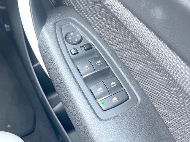 １シリーズ １１８ｄ　スタイル　パーキングサポートＰＫＧ　インテリジェントセーフティ　純正ナビ　リアビュ－カメラ　クルコン　ＬＥＤヘッドランプ／ＬＥＤフロントフォグ　６スピーカー　革巻ステアリング　純正１６インチアルミ　ＥＴＣ　禁煙（28枚目）