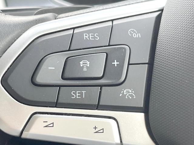 Ｔ－ロック ＴＤＩ　スタイル　ＤｉｓｃｏｖｅｒＰｒｏパッケージ　純正ナビ　Ａｐｐｌｅｃａｒｐｌａｙ　バックカメラ　アダプティブクルコン　純正１７インチＡＷ　パワーバックドア　スマートエントリー／スタートシステム　ＥＴＣ　禁煙車（7枚目）