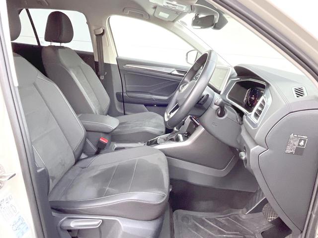 Ｔ－ロック ＴＤＩ　スタイル　ＤｉｓｃｏｖｅｒＰｒｏパッケージ　純正ナビ　Ａｐｐｌｅｃａｒｐｌａｙ　バックカメラ　アダプティブクルコン　純正１７インチＡＷ　パワーバックドア　スマートエントリー／スタートシステム　ＥＴＣ　禁煙車（9枚目）