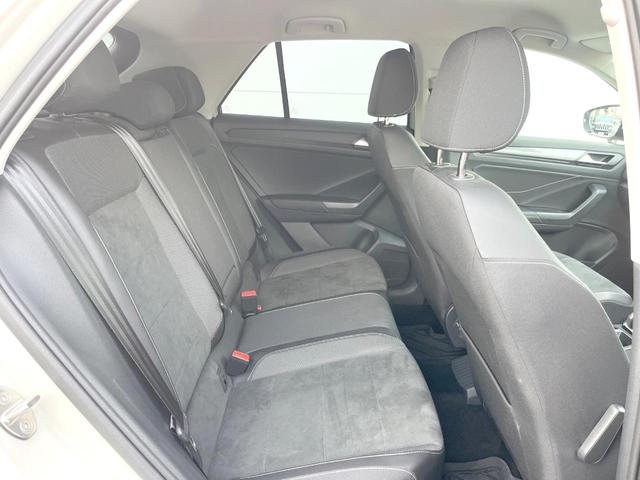 Ｔ－ロック ＴＤＩ　スタイル　ＤｉｓｃｏｖｅｒＰｒｏパッケージ　純正ナビ　Ａｐｐｌｅｃａｒｐｌａｙ　バックカメラ　アダプティブクルコン　純正１７インチＡＷ　パワーバックドア　スマートエントリー／スタートシステム　ＥＴＣ　禁煙車（10枚目）