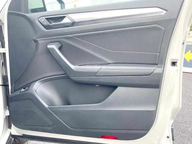 Ｔ－ロック ＴＤＩ　スタイル　ＤｉｓｃｏｖｅｒＰｒｏパッケージ　純正ナビ　Ａｐｐｌｅｃａｒｐｌａｙ　バックカメラ　アダプティブクルコン　純正１７インチＡＷ　パワーバックドア　スマートエントリー／スタートシステム　ＥＴＣ　禁煙車（43枚目）