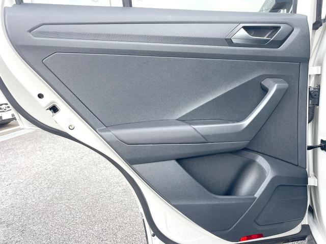 Ｔ－ロック ＴＤＩ　スタイル　ＤｉｓｃｏｖｅｒＰｒｏパッケージ　純正ナビ　Ａｐｐｌｅｃａｒｐｌａｙ　バックカメラ　アダプティブクルコン　純正１７インチＡＷ　パワーバックドア　スマートエントリー／スタートシステム　ＥＴＣ　禁煙車（44枚目）