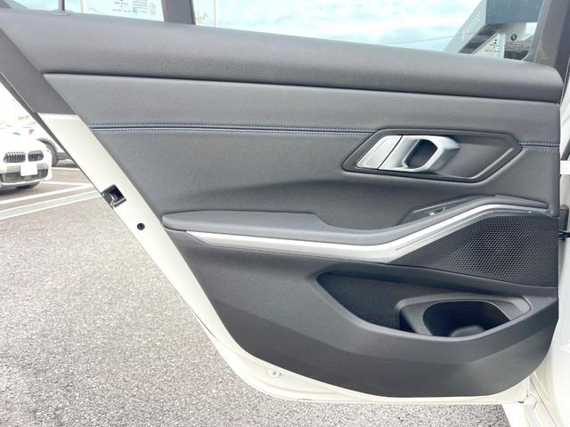 3シリーズ 320i Mスポーツ コンフォートPKG パーキングアシストプラス 電動ランバーサポート AppleCarPlay 純正ナビ パワーシート シートヒーター パワートランク 純正18インチAW LEDヘッド ETC 禁煙車(25枚目)