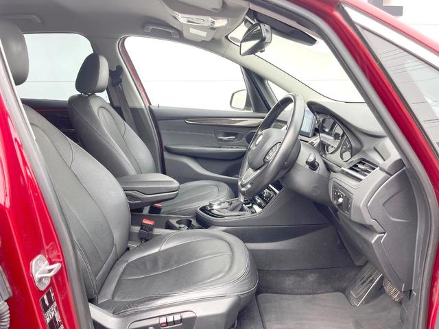 2シリーズ 218dグランツアラー ラグジュアリー コンフォートPKG 黒革シート 純正ナビ バックカメラ パワーシート シートヒーター パワーバックドア コンフォートアクセス LEDヘッドランプ 純正17インチAW ドライビングアシスト ETC 禁煙(9枚目)