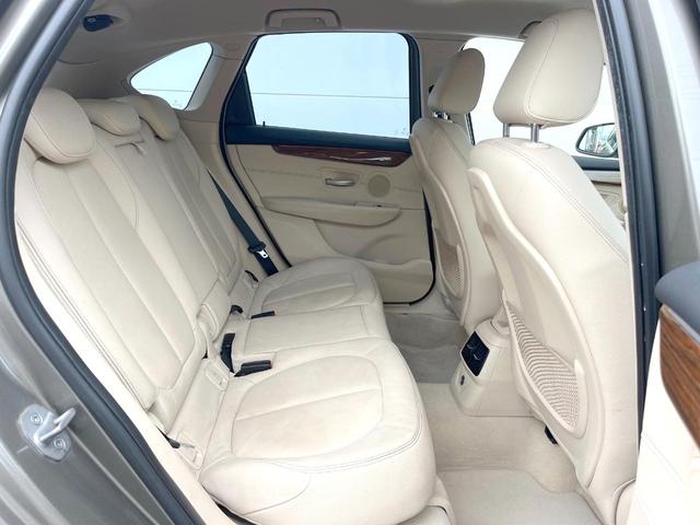 2シリーズ 218iアクティブツアラー ラグジュアリー アドバンスドパーキングサポートPKG アイボリー革シート 純正ナビ バックカメラ パワーシート シートヒーター パークディスタンスコントロール パーキングアシスト 純正16インチAW ETC 禁煙車(10枚目)