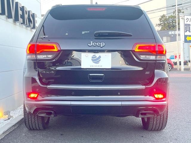 ジープ・グランドチェロキー Ｓモデル　特別仕様車　サンルーフ　純正ナビＴＶ　バックカメラ　アダプティブクルーズ　ブレーキアシスト　ブラインドスポット　車線逸脱警報　全席シートヒーター　デュアルダークマフラー　電動リア　純正２０インチアルミ（16枚目）