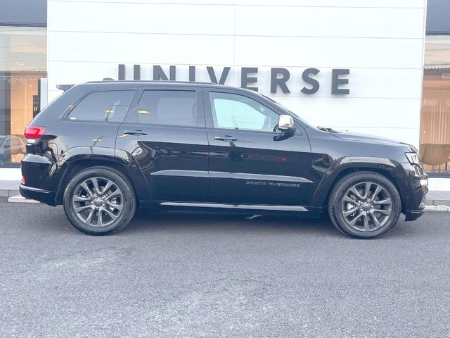 ジープ・グランドチェロキー Ｓモデル　特別仕様車　サンルーフ　純正ナビＴＶ　バックカメラ　アダプティブクルーズ　ブレーキアシスト　ブラインドスポット　車線逸脱警報　全席シートヒーター　デュアルダークマフラー　電動リア　純正２０インチアルミ（24枚目）