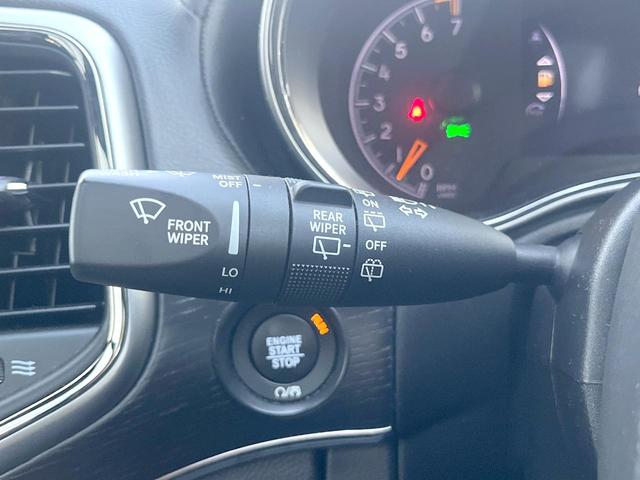 ジープ・グランドチェロキー Ｓモデル　特別仕様車　サンルーフ　純正ナビＴＶ　バックカメラ　アダプティブクルーズ　ブレーキアシスト　ブラインドスポット　車線逸脱警報　全席シートヒーター　デュアルダークマフラー　電動リア　純正２０インチアルミ（32枚目）