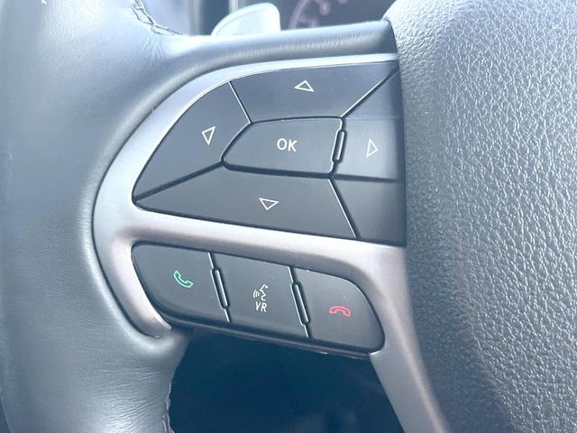 ジープ・グランドチェロキー Ｓモデル　特別仕様車　サンルーフ　純正ナビＴＶ　バックカメラ　アダプティブクルーズ　ブレーキアシスト　ブラインドスポット　車線逸脱警報　全席シートヒーター　デュアルダークマフラー　電動リア　純正２０インチアルミ（35枚目）