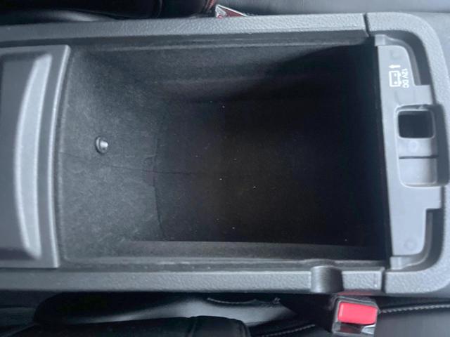 ジープ・グランドチェロキー Ｓモデル　特別仕様車　サンルーフ　純正ナビＴＶ　バックカメラ　アダプティブクルーズ　ブレーキアシスト　ブラインドスポット　車線逸脱警報　全席シートヒーター　デュアルダークマフラー　電動リア　純正２０インチアルミ（42枚目）