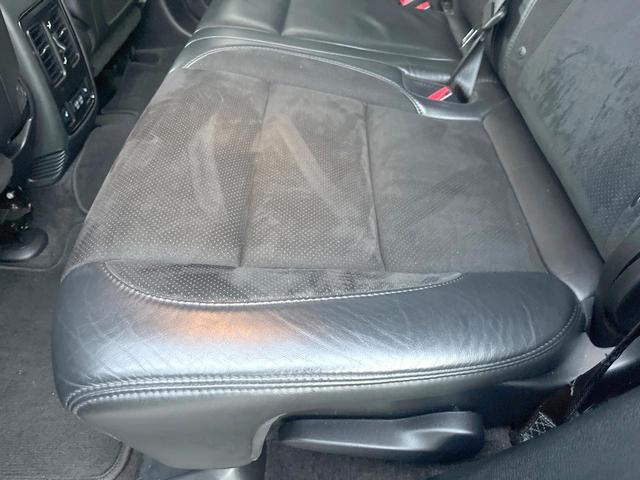 ジープ・グランドチェロキー Ｓモデル　特別仕様車　サンルーフ　純正ナビＴＶ　バックカメラ　アダプティブクルーズ　ブレーキアシスト　ブラインドスポット　車線逸脱警報　全席シートヒーター　デュアルダークマフラー　電動リア　純正２０インチアルミ（53枚目）