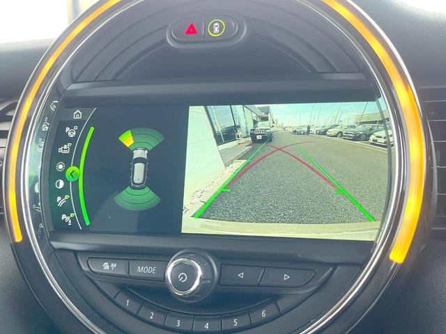 MINI クーパー 5ドア カメラ/パーキングアシストPKG LEDライトPKG ペッパーPKG 純正ナビ リアビューカメラ パークディスタンスコントロール コンフォートアクセス 純正15インチアルミホイール ETC(5枚目)