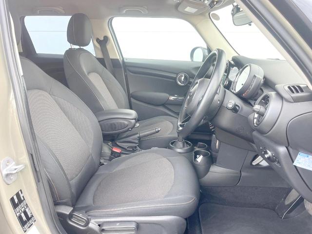 MINI クーパー 5ドア カメラ/パーキングアシストPKG LEDライトPKG ペッパーPKG 純正ナビ リアビューカメラ パークディスタンスコントロール コンフォートアクセス 純正15インチアルミホイール ETC(9枚目)