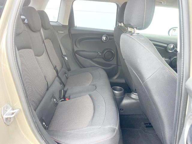 MINI クーパー 5ドア カメラ/パーキングアシストPKG LEDライトPKG ペッパーPKG 純正ナビ リアビューカメラ パークディスタンスコントロール コンフォートアクセス 純正15インチアルミホイール ETC(10枚目)