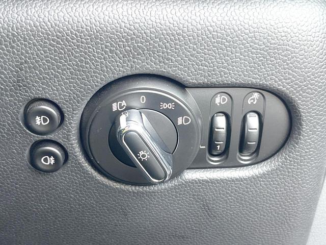 MINI クーパー 5ドア カメラ/パーキングアシストPKG LEDライトPKG ペッパーPKG 純正ナビ リアビューカメラ パークディスタンスコントロール コンフォートアクセス 純正15インチアルミホイール ETC(33枚目)