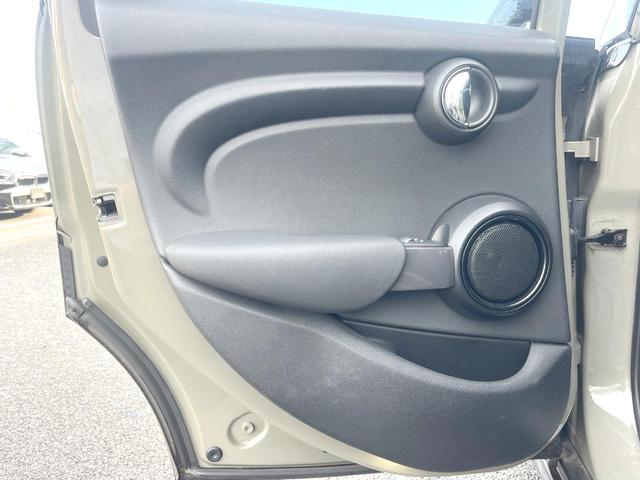 MINI クーパー 5ドア カメラ/パーキングアシストPKG LEDライトPKG ペッパーPKG 純正ナビ リアビューカメラ パークディスタンスコントロール コンフォートアクセス 純正15インチアルミホイール ETC(40枚目)