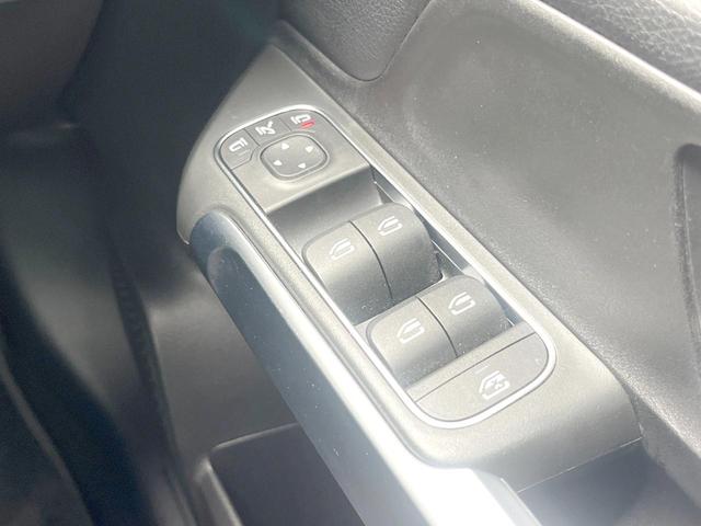 ＧＬＢ ＧＬＢ２００ｄ　１オーナー　ナビゲーションＰＫＧ　レーダーセーフティＰＫＧ　純正ナビＴＶ　３６０度カメラ　パワーシート　前席シートヒーター　ＬＥＤヘッドランプ　フットトランクオープナー　純正１８インチアルミ　ＥＴＣ（29枚目）