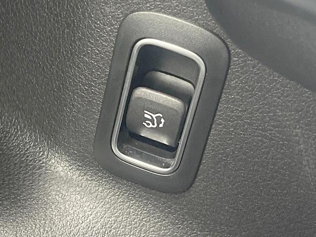 ＧＬＢ ＧＬＢ２００ｄ　１オーナー　ナビゲーションＰＫＧ　レーダーセーフティＰＫＧ　純正ナビＴＶ　３６０度カメラ　パワーシート　前席シートヒーター　ＬＥＤヘッドランプ　フットトランクオープナー　純正１８インチアルミ　ＥＴＣ（31枚目）