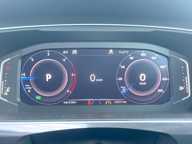 ティグアン ＴＤＩ　４モーション　ハイライン　サンルーフ　ＤＣＣパッケージ　レザーシートＰＫＧ　ＡＰＰＬＥＣＡＲＰＬＡＹ　純正ナビＴＶ　３６０度カメラ　スマートエントリー　シートヒーター　アダプティブクルコン　ブラインドスポットアシスト　禁煙車（35枚目）