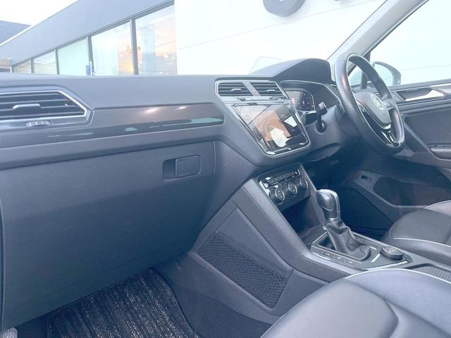 ティグアン ＴＤＩ　４モーション　ハイライン　サンルーフ　ＤＣＣパッケージ　レザーシートＰＫＧ　ＡＰＰＬＥＣＡＲＰＬＡＹ　純正ナビＴＶ　３６０度カメラ　スマートエントリー　シートヒーター　アダプティブクルコン　ブラインドスポットアシスト　禁煙車（56枚目）