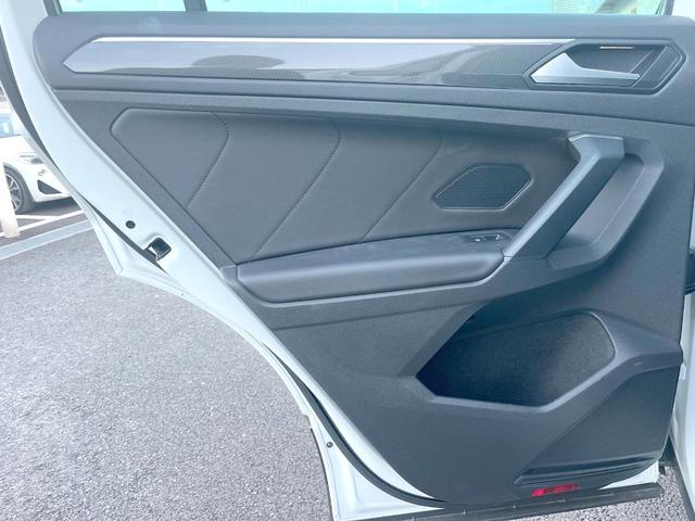 ティグアン ＴＤＩ　４モーション　ハイライン　サンルーフ　ＤＣＣパッケージ　レザーシートＰＫＧ　ＡＰＰＬＥＣＡＲＰＬＡＹ　純正ナビＴＶ　３６０度カメラ　スマートエントリー　シートヒーター　アダプティブクルコン　ブラインドスポットアシスト　禁煙車（59枚目）