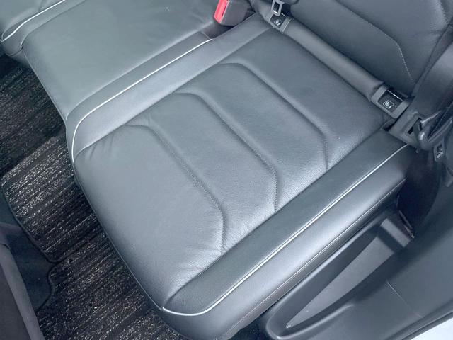 ティグアン ＴＤＩ　４モーション　ハイライン　サンルーフ　ＤＣＣパッケージ　レザーシートＰＫＧ　ＡＰＰＬＥＣＡＲＰＬＡＹ　純正ナビＴＶ　３６０度カメラ　スマートエントリー　シートヒーター　アダプティブクルコン　ブラインドスポットアシスト　禁煙車（63枚目）
