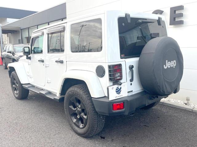 ジープ・ラングラーアンリミテッド サハラ　ＳＡＨＡＲＡ刺繍入革シート　シートヒーター　カロッツェリア製ナビＴＶ　バックカメラ　クルーズコントロール　サイドカメラ　純正１８インチＡＷ　オートエアコン　オートライト　サイドステップ　ＥＴＣ　禁煙車（24枚目）