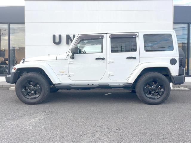 ジープ・ラングラーアンリミテッド サハラ　ＳＡＨＡＲＡ刺繍入革シート　シートヒーター　カロッツェリア製ナビＴＶ　バックカメラ　クルーズコントロール　サイドカメラ　純正１８インチＡＷ　オートエアコン　オートライト　サイドステップ　ＥＴＣ　禁煙車（25枚目）